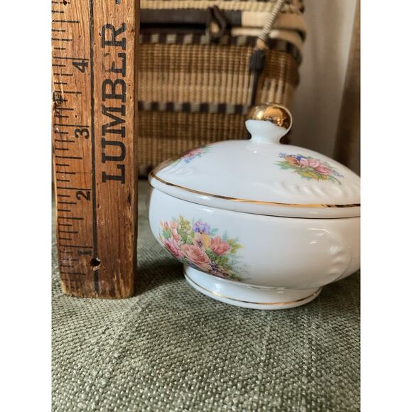 Vintage Lidded Round Pink Rose Floral Porcelain Trinket Box Gold Trim Powder Jar - Picture 7 of 7